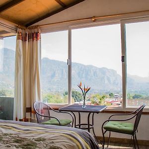 Suite Deluxe con Cama Queen